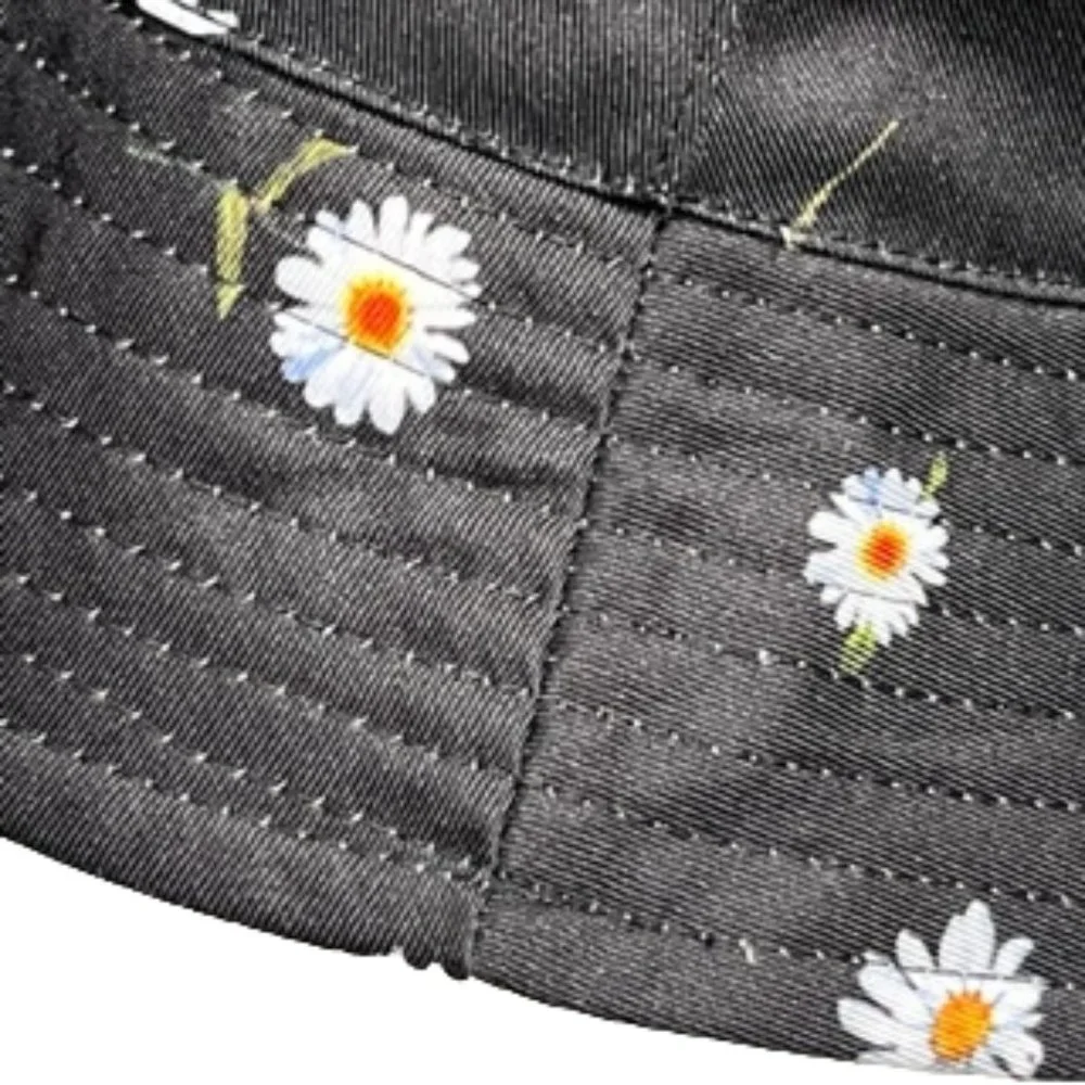 ALICE + OLIVIA Reversible Bucket Hat: Black with Daisy Print And Solid White NWT - Picture 8 of 11
